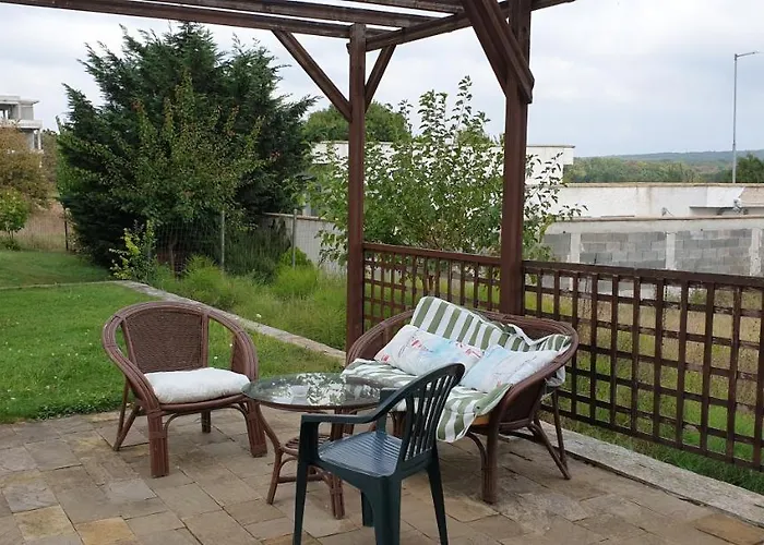 Pearl Sunshine Appartments פרימורסקו