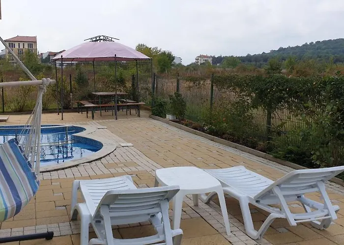 Pearl Sunshine Appartments 프리모르스코