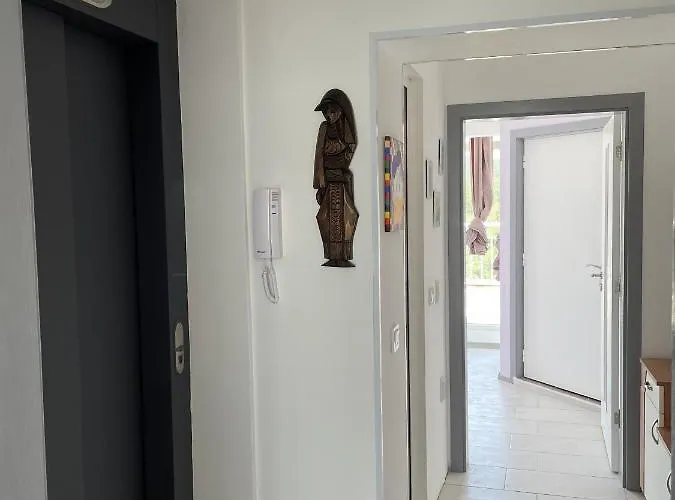 Pearl Sunshine Appartments * 프리모르스코